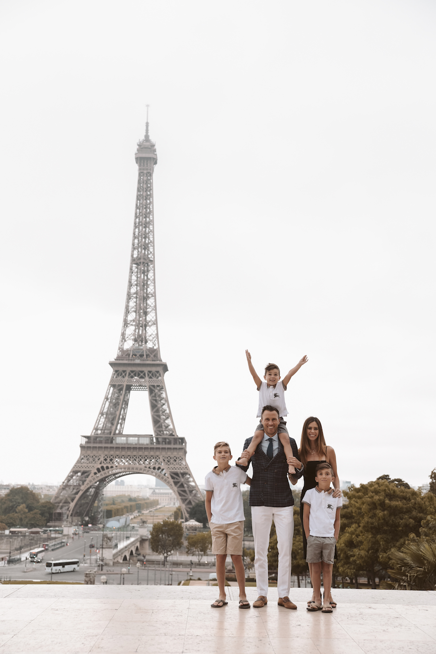 Paris Travel Guide - Vacation & Tourism
